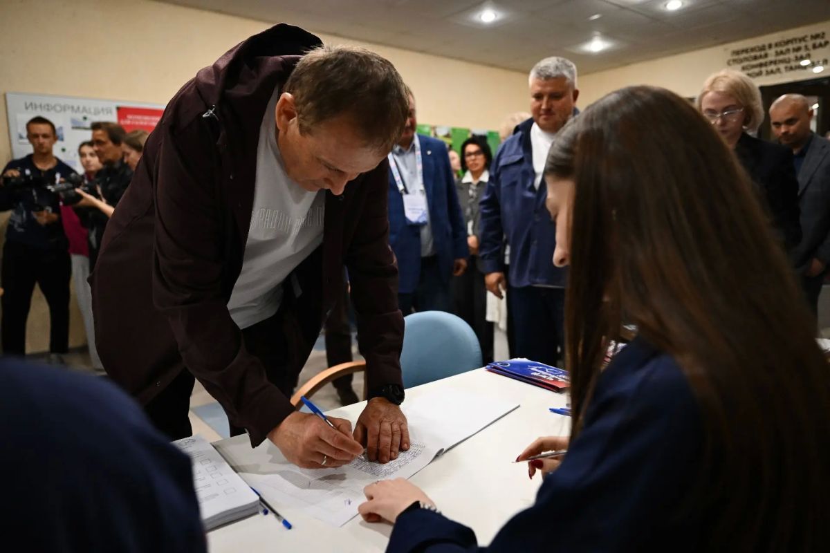Александр Дрозденко: «Ладога» в 18-й раз открыла свои двери Александр Дрозденко: «Ладога» в 18-й раз открыла свои двери
