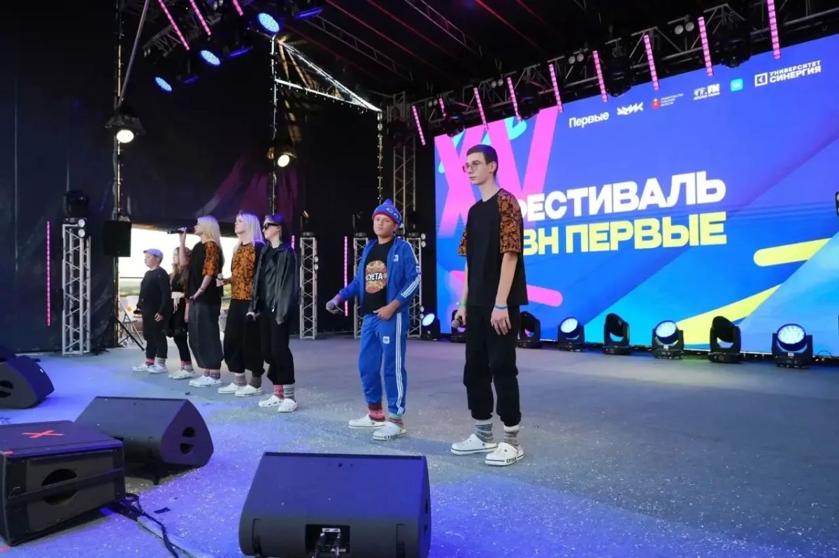 Команда КВН «Не Лопухи» из Ломоносовского района заявила о Ленобласти на Кубке Чемпионов в Туле Команда КВН «Не Лопухи» из Ломоносовского района заявила о Ленобласти на Кубке Чемпионов в Туле