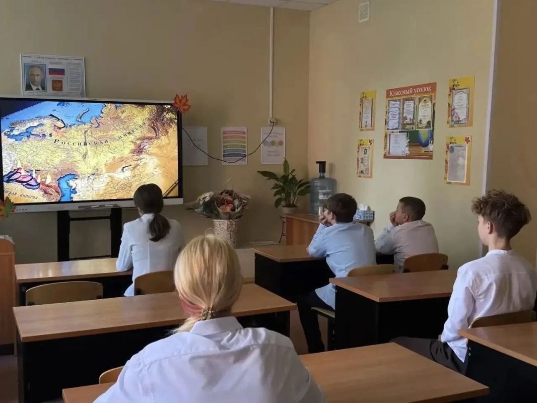 Ленинградская область запустила обновленный курс «Разговоры о важном» Ленинградская область запустила обновленный курс «Разговоры о важном»