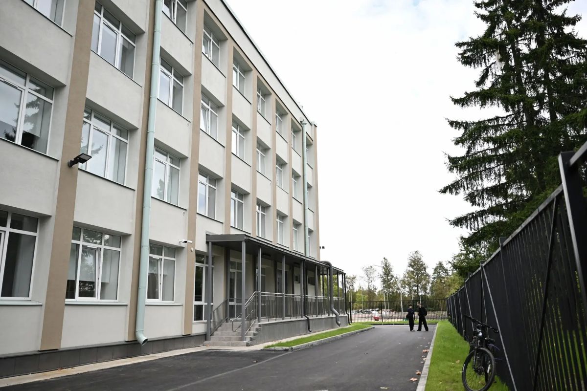 Александр Дрозденко: В рамках губернаторской приемки проверил итог реновации в Ульяновской школе №1 Александр Дрозденко: В рамках губернаторской приемки проверил итог реновации в Ульяновской школе №1