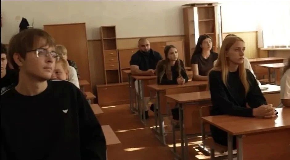 Связь времён и поколений: представители Ленобласти приняли участие в уроке памяти «Освобождение Донбасса Связь времён и поколений: представители Ленобласти приняли участие в уроке памяти «Освобождение Донбасса