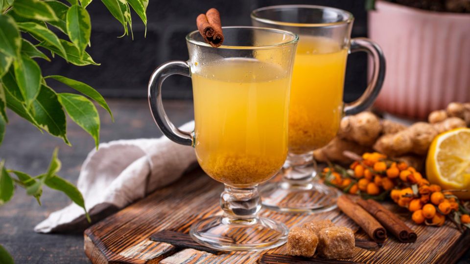 Этот облепиховый сбитень готовится в два счета: семья будет в восторге