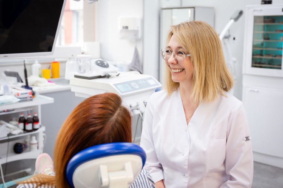 Стоматологи раскрывают секреты: что никогда не стоит делать со своими зубами