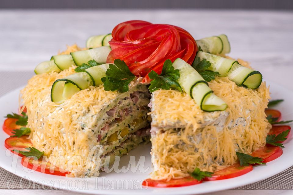 Нежный кабачковый торт: оригинальная закуска для любого стола