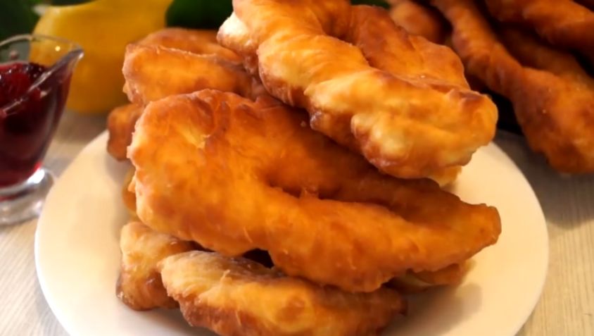 Приготовление хвороста на кефире: быстрый и простой рецепт для нежного угощения