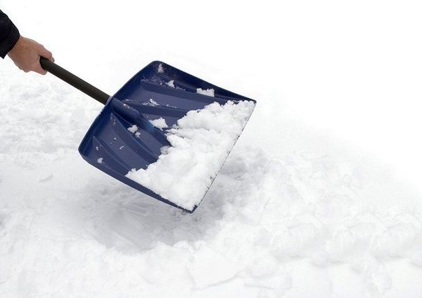 Как быстро убрать снег: практичные советы и оригинальные методы