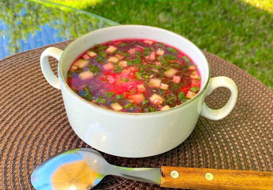 Летний холодник: простой и оригинальный рецепт для жарких дней