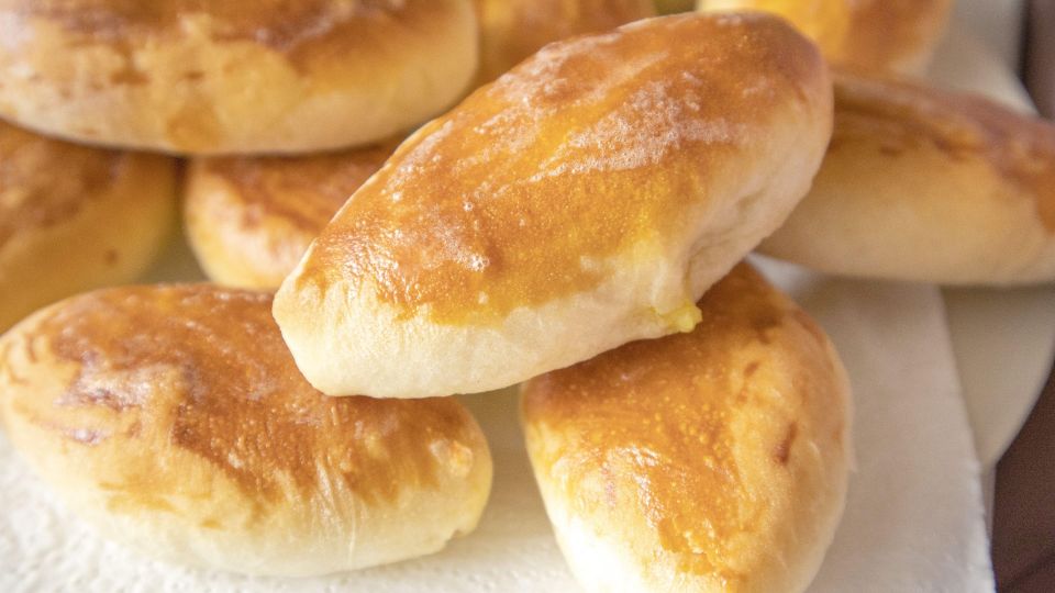 Начинка из пирожков больше не вытечет: добавьте этот ингредиент