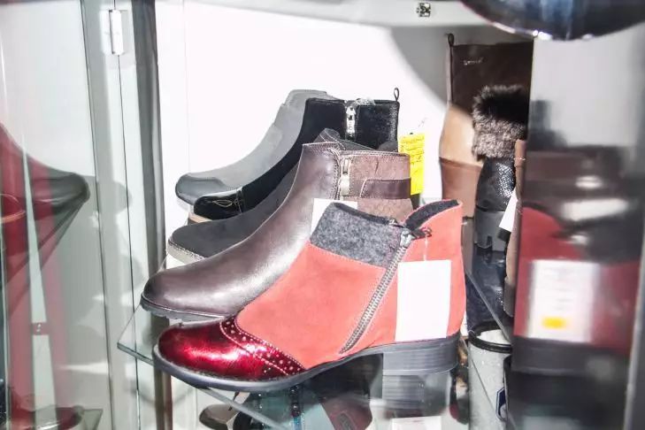 Как убрать запах из обуви навсегда: дешевое аптечное средство, которое работает всегда