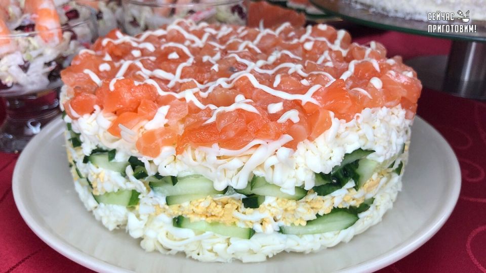 Новый год на пороге: идеальный салат с красной рыбой для вашего праздничного стола