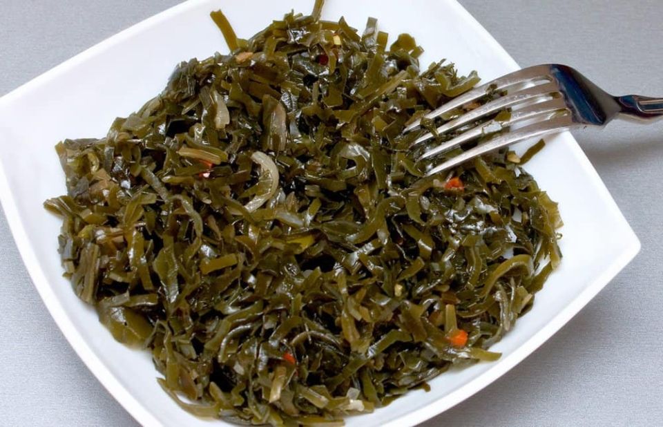 Почему морская капуста стала главным героем на столах?