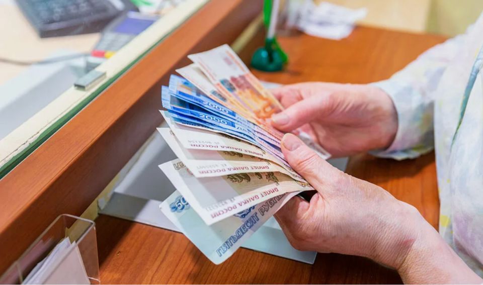 Пенсионеры-должники: сколько денег останется после удержаний в 2025 году?